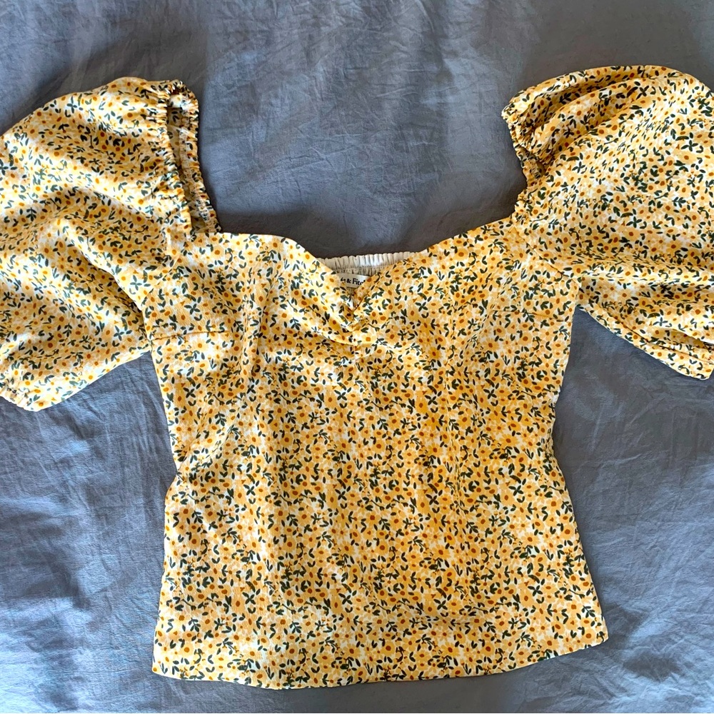 Abercrombie & Fitch top